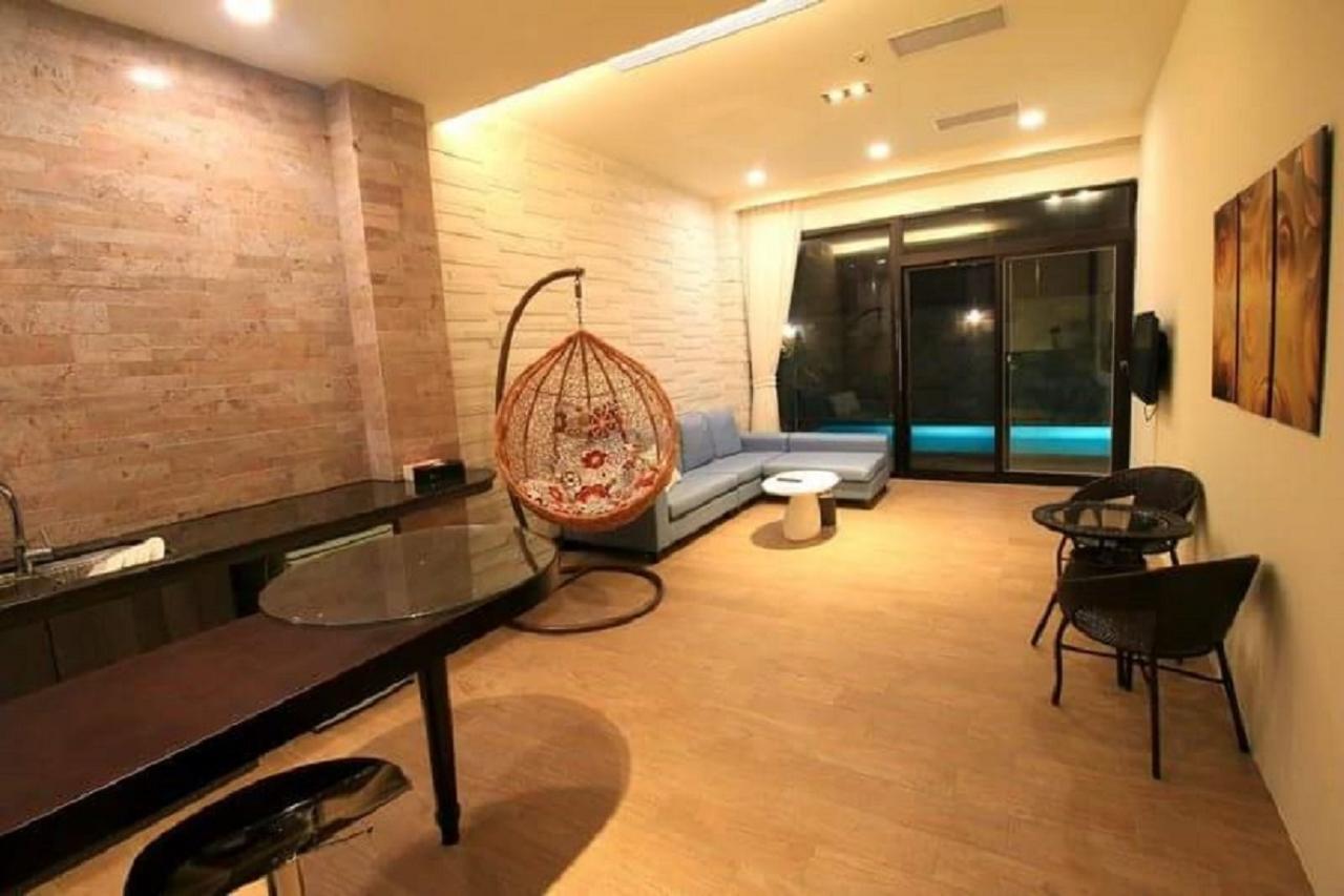 Smile Ark Homestay Nantou Exterior photo